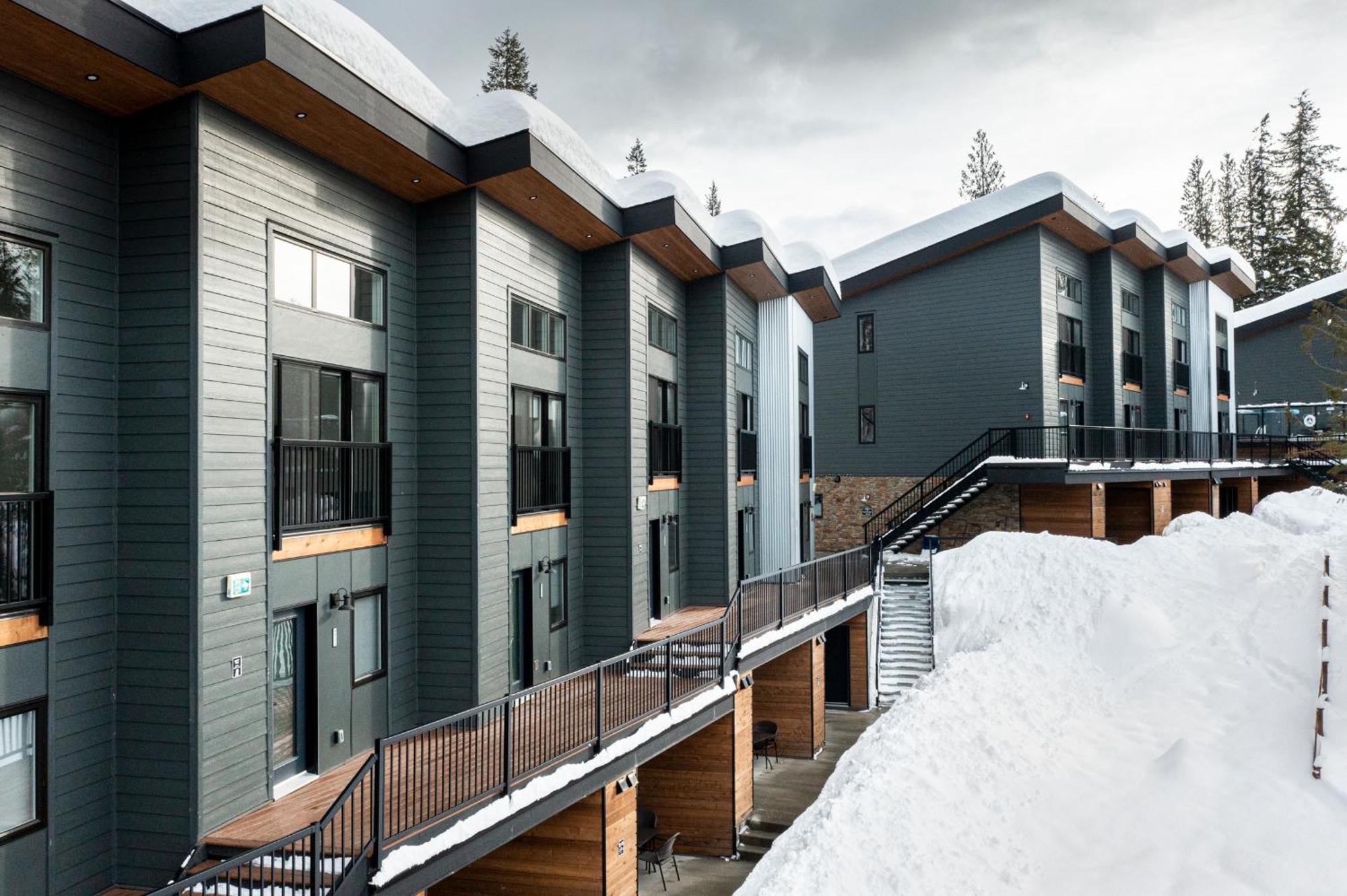 Basecamp Resorts Revelstoke Exterior foto